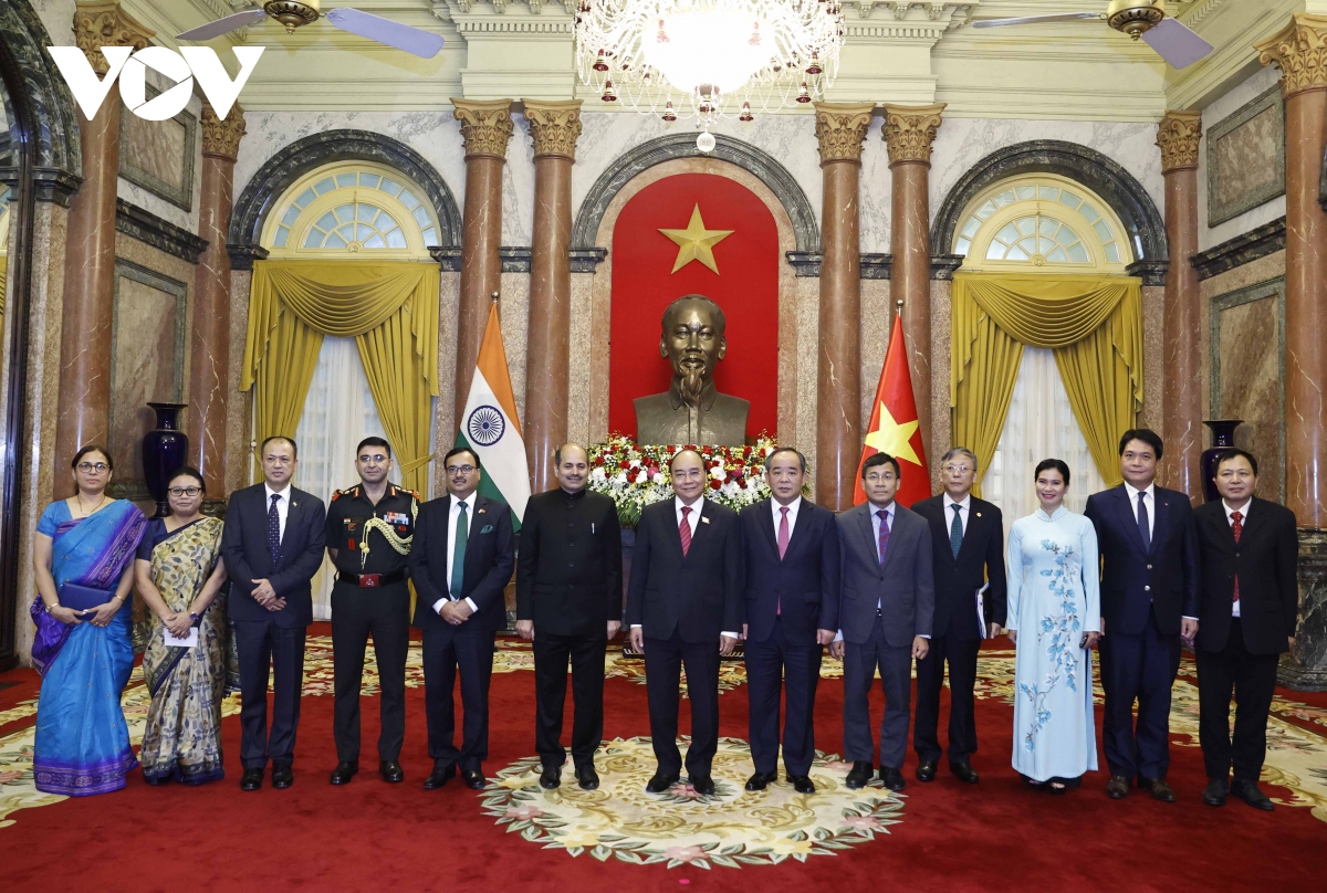 chu tich nuoc tiep Dai su cac nuoc el salvador, An Do, han quoc trinh quoc thu hinh anh 4