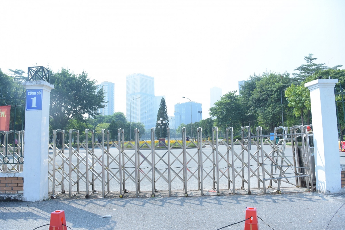 cong vien o cau giay xuong cap, nguoi dan e de khi vui choi, the duc the thao hinh anh 1