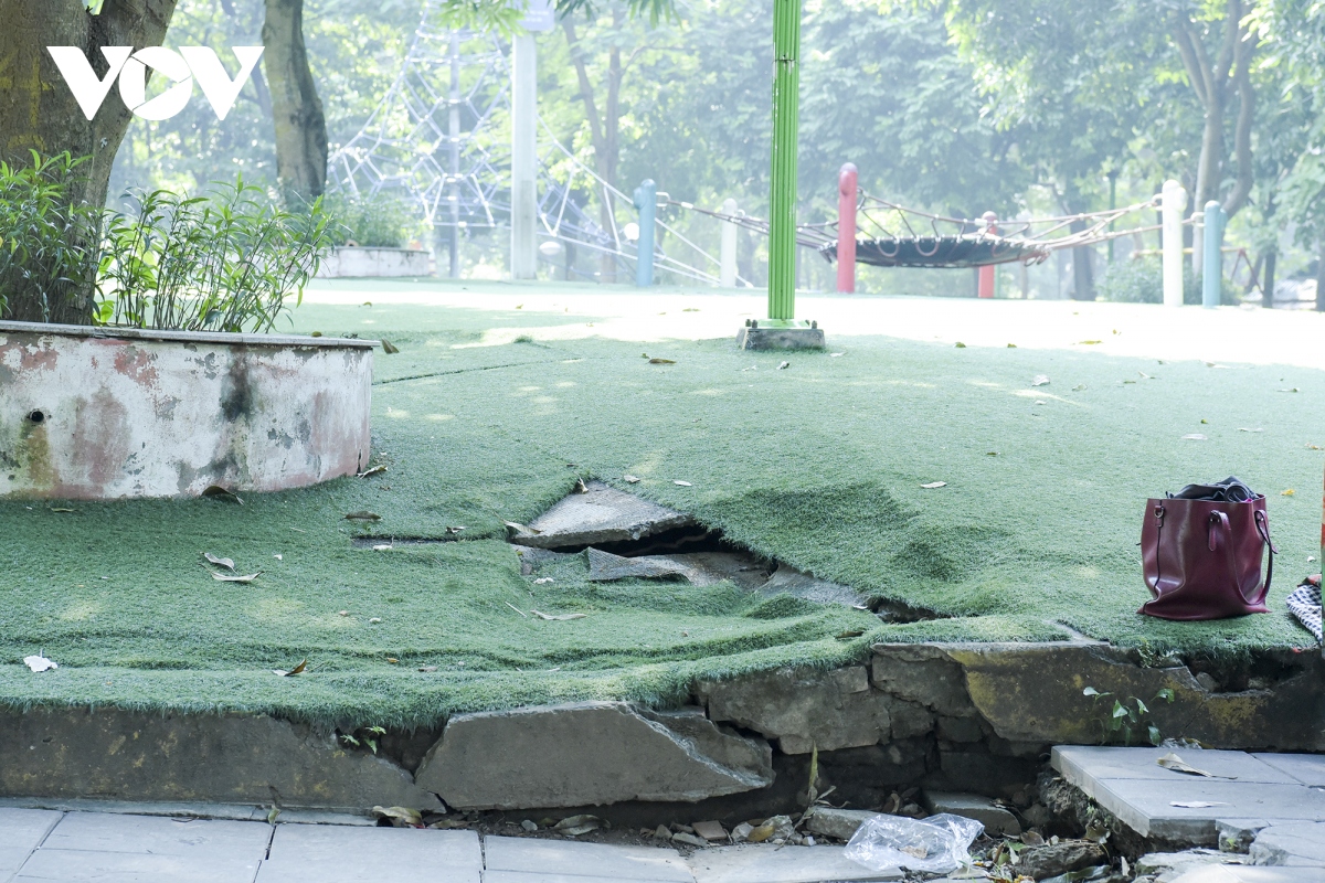 cong vien o cau giay xuong cap, nguoi dan e de khi vui choi, the duc the thao hinh anh 15