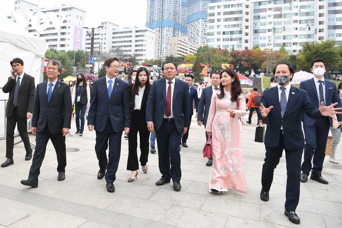 Dua viet nam them gan gui voi nguoi dan han quoc hinh anh 5
