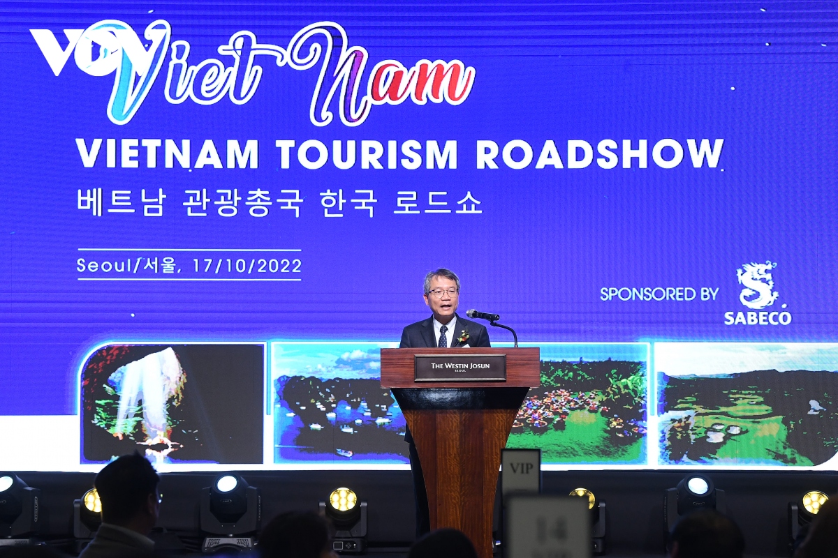 gan 100.000 luot khach viet nam di du lich han quoc trong 9 thang hinh anh 2