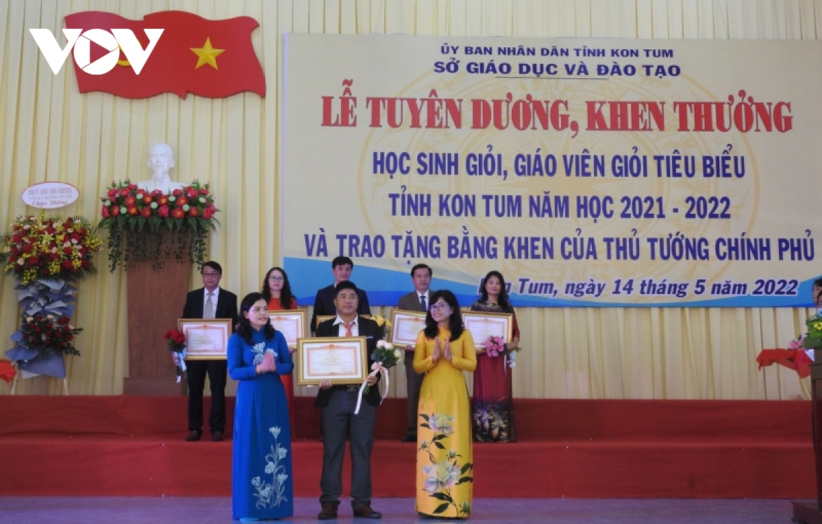 khac phuc bat cap ve nhan su quan ly cac truong thpt o kon tum hinh anh 1