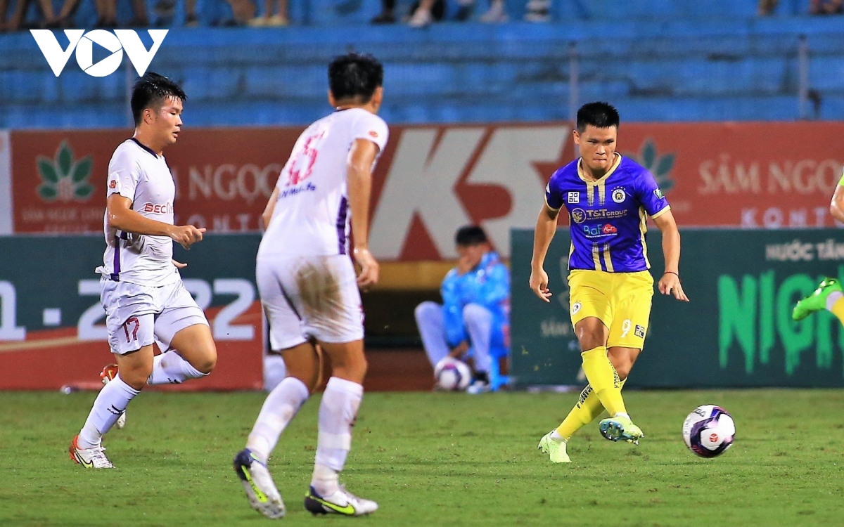 toan canh ha noi fc trut con mua ban thang vao luoi binh duong hinh anh 6