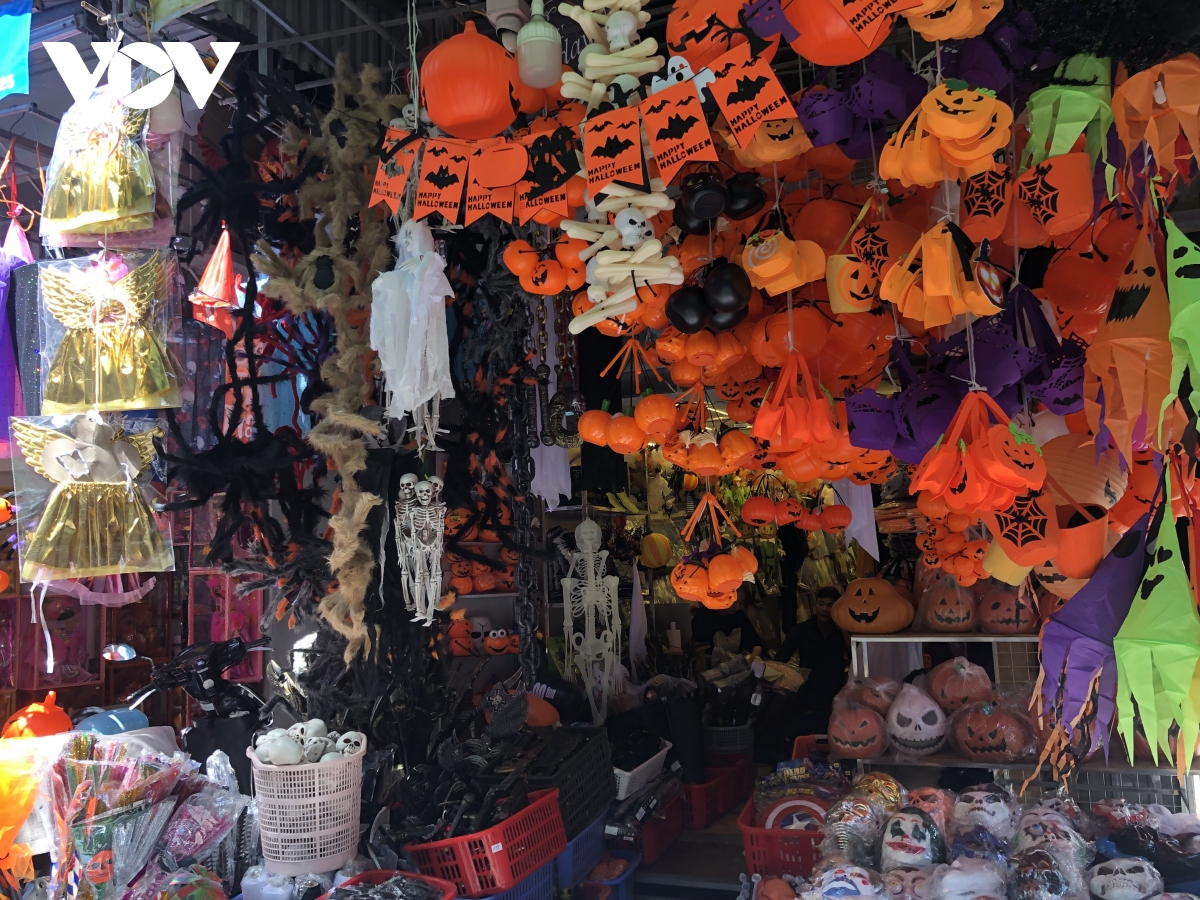  thu phu do hoa trang kinh di hut khach dip le hoi halloween hinh anh 6