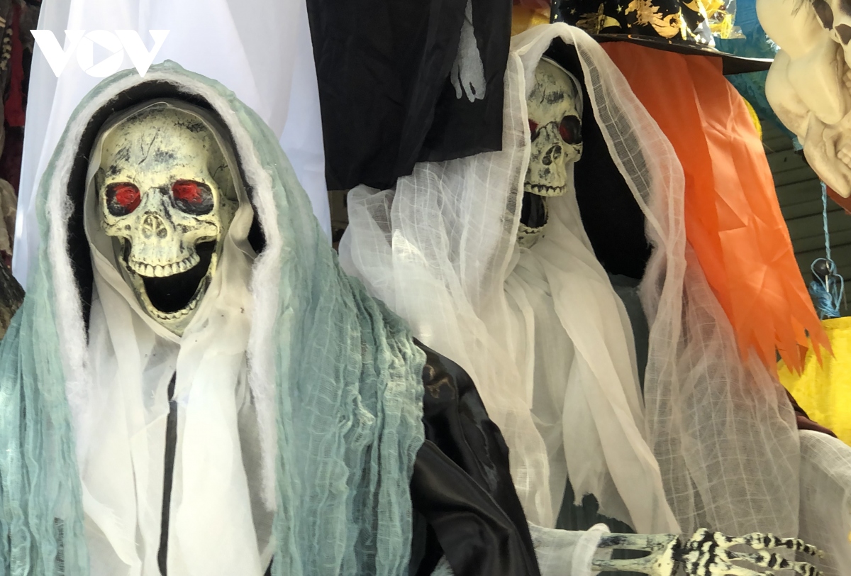  thu phu do hoa trang kinh di hut khach dip le hoi halloween hinh anh 16