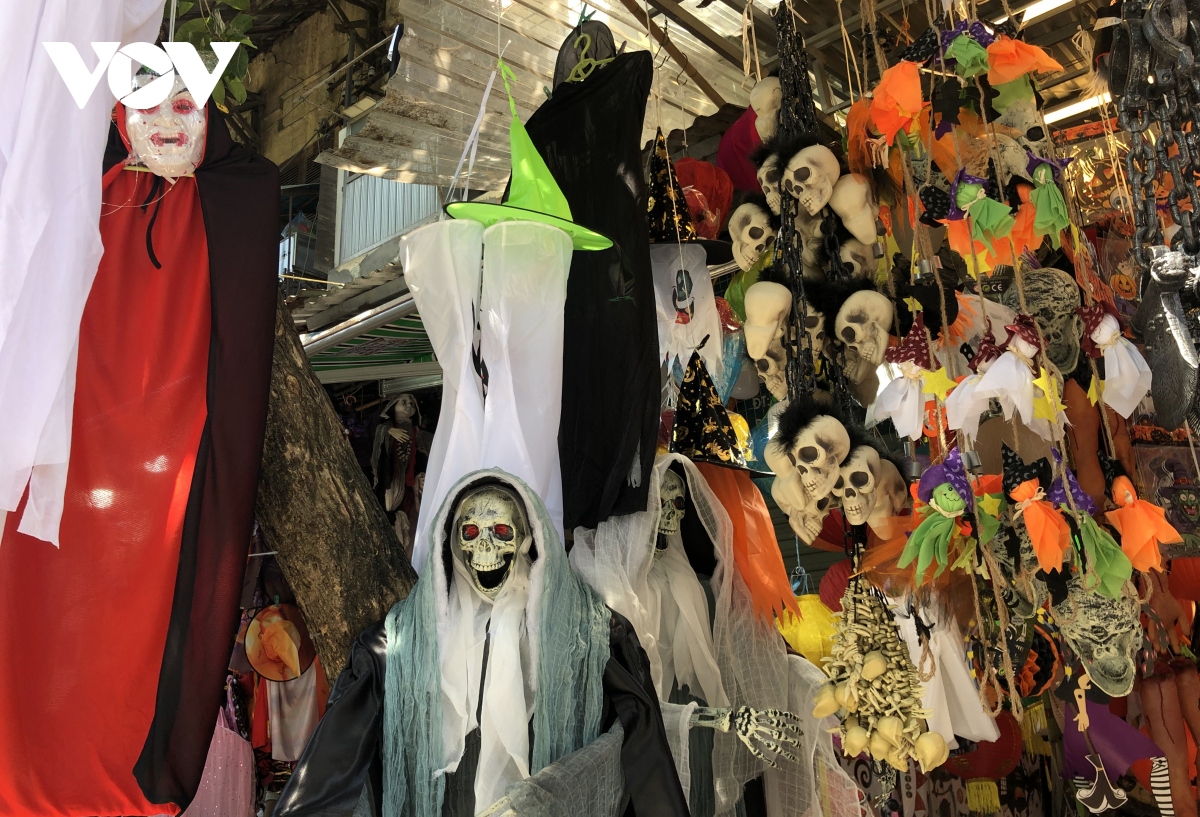  thu phu do hoa trang kinh di hut khach dip le hoi halloween hinh anh 4