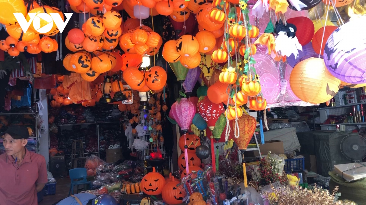  thu phu do hoa trang kinh di hut khach dip le hoi halloween hinh anh 3