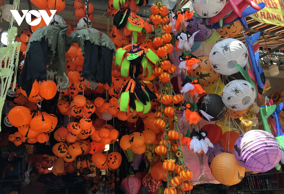  thu phu do hoa trang kinh di hut khach dip le hoi halloween hinh anh 7