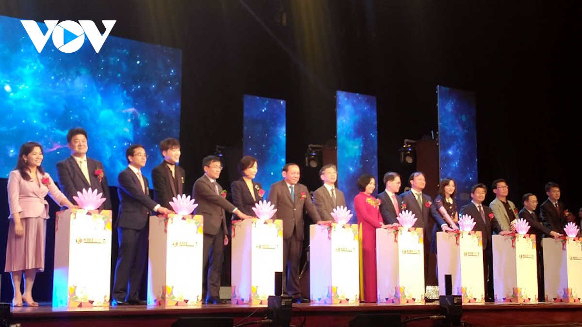 560 doanh nghiep viet-han giao thuong truc tiep tai trien lam kbee hanoi 2022 hinh anh 1