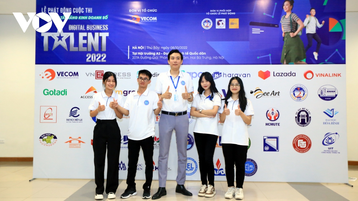 phat dong cuoc thi sinh vien tai nang kinh doanh so nam 2022 hinh anh 2