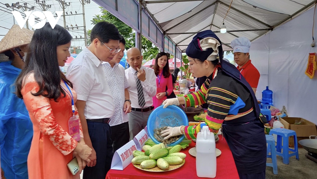 nang tam am thuc mien non nuoc cao bang hinh anh 1
