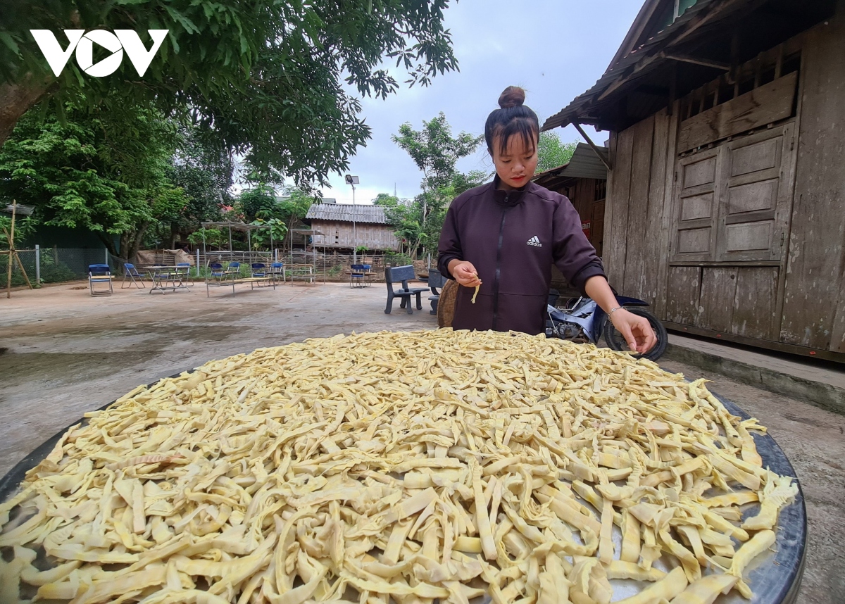 Dong bao mien nui tinh quang binh lam san pham ocop hinh anh 4
