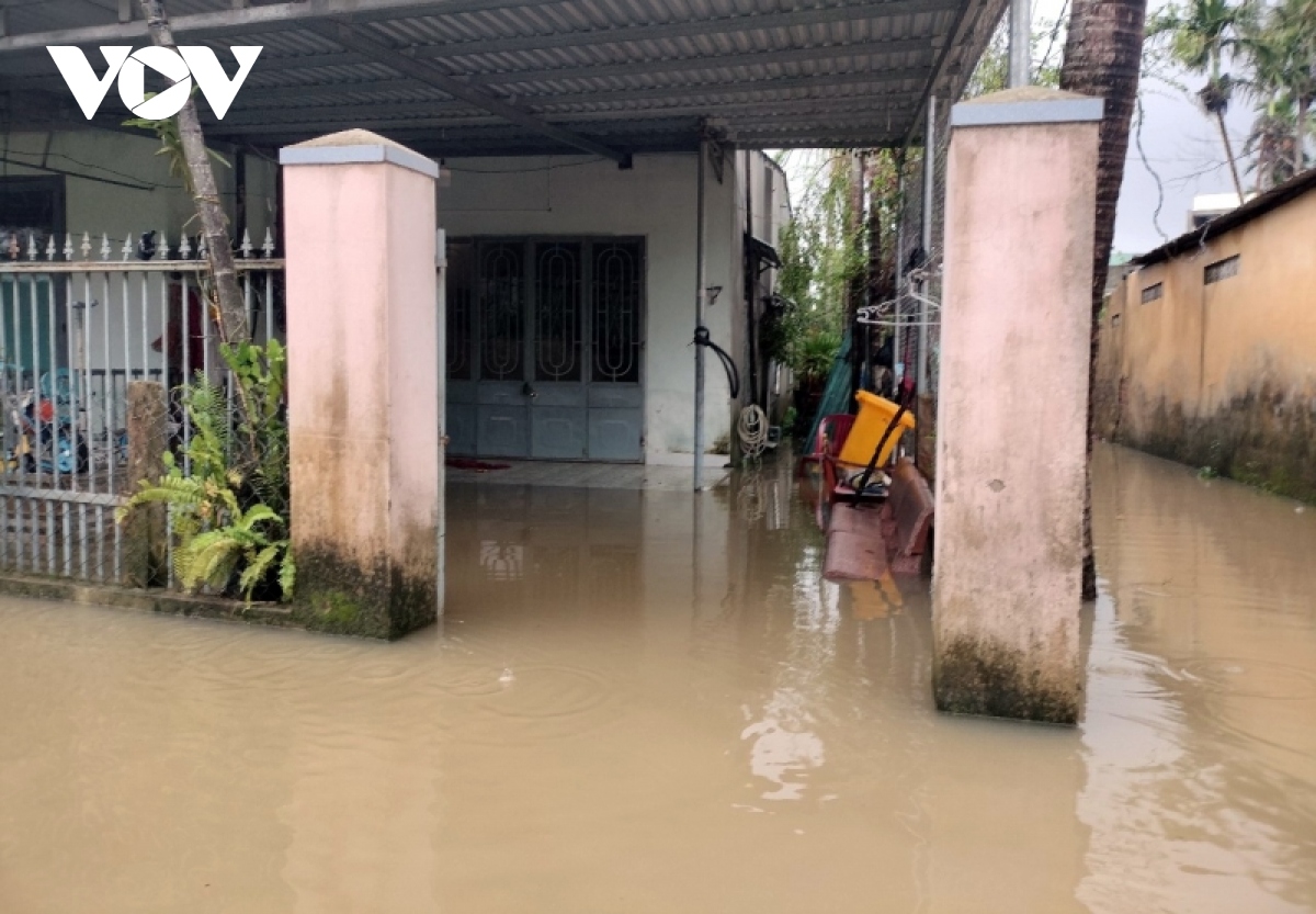 mua to, dong bang ngap sau, mien nui quang nam sat lo hinh anh 1