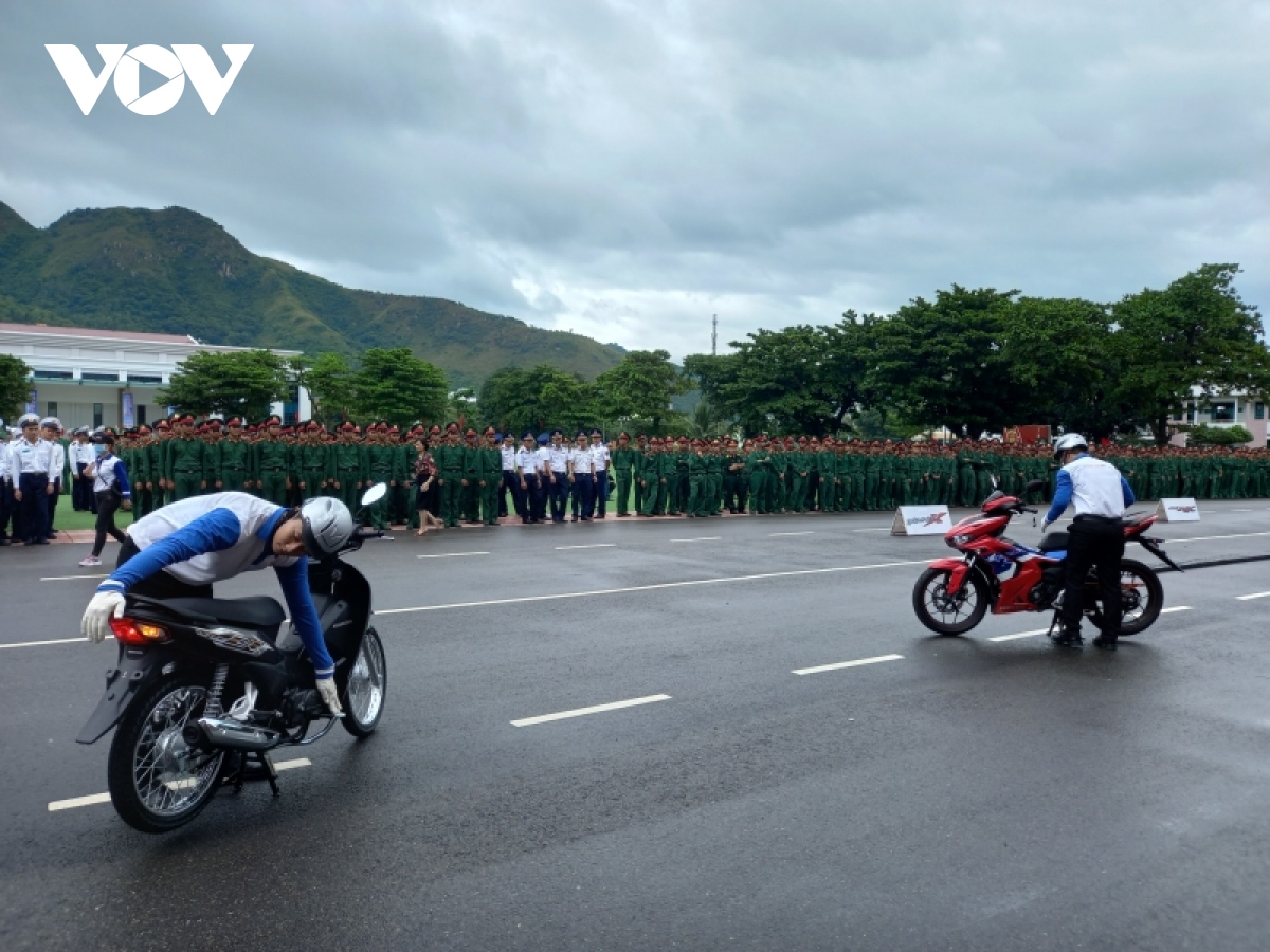 ngay hoi thanh nien voi van hoa giao thong hinh anh 2