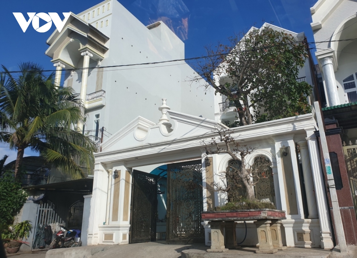 nhung ngu dan ty phu o lang chai thien chanh hinh anh 3
