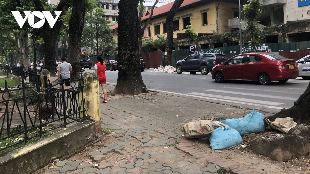 phe thai ngon ngang quanh nha tang le quoc gia gay mat ve sinh, phan cam hinh anh 6