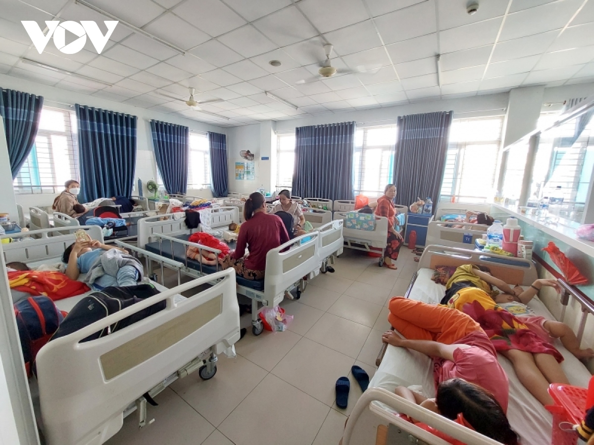 tre nhap vien tang cao trong thoi diem giao mua o mien trung hinh anh 1