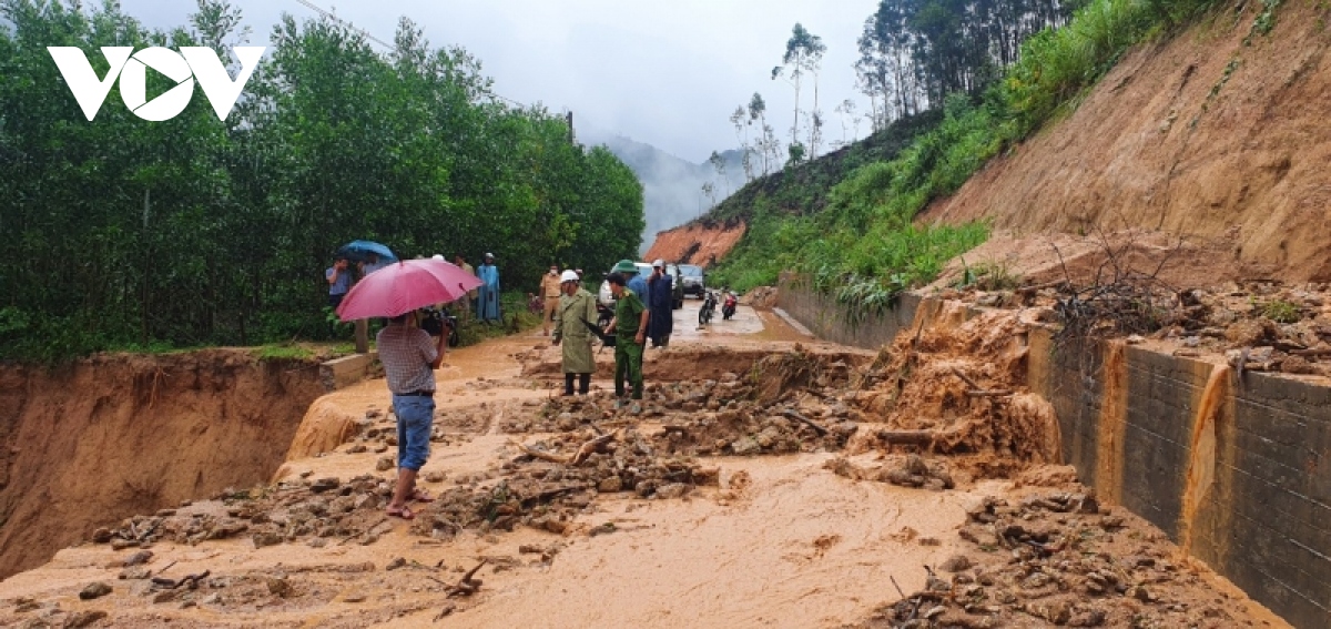 khan truong di doi cac ho dan sat lo vung nui an lao, tinh binh Dinh hinh anh 2