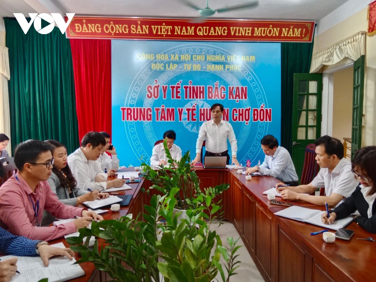 thong tin moi vu 700 hoc sinh phai nghi hoc vi sot cao hinh anh 1