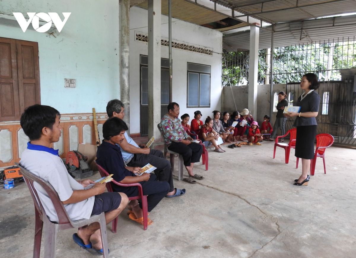 kon tum tuyen truyen nguoi dan tham gia bhyt hinh anh 1