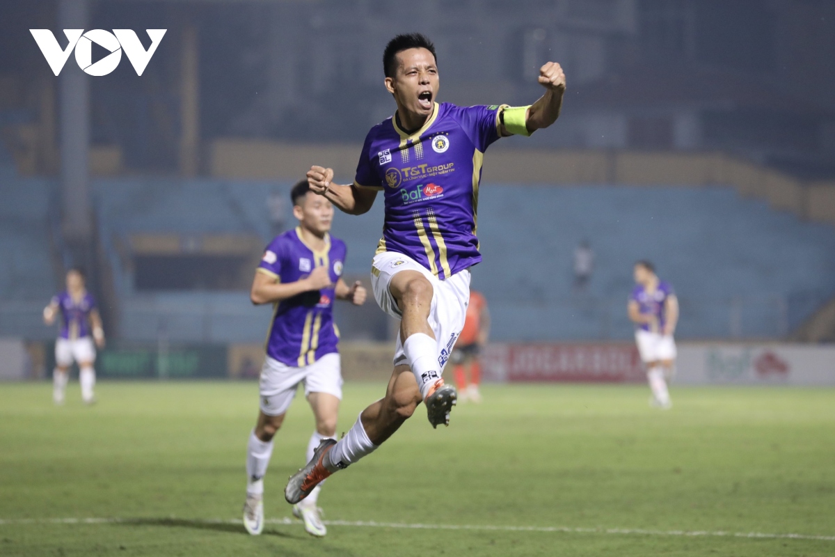 van quyet - huyen thoai song cua ha noi fc hinh anh 1