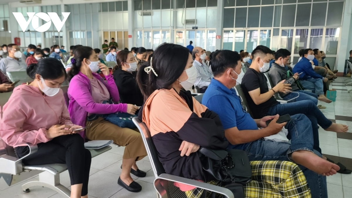 ga sai gon ngay dau mo ban ve tau tet 2023 hinh anh 2