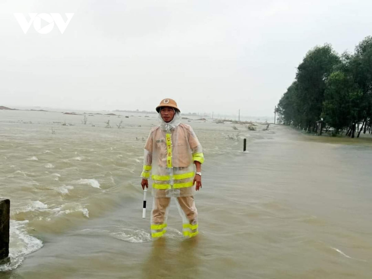 thuy dien tang muc xa lu, nhieu vung thap trung tai thua thien hue bi ngap lut hinh anh 2