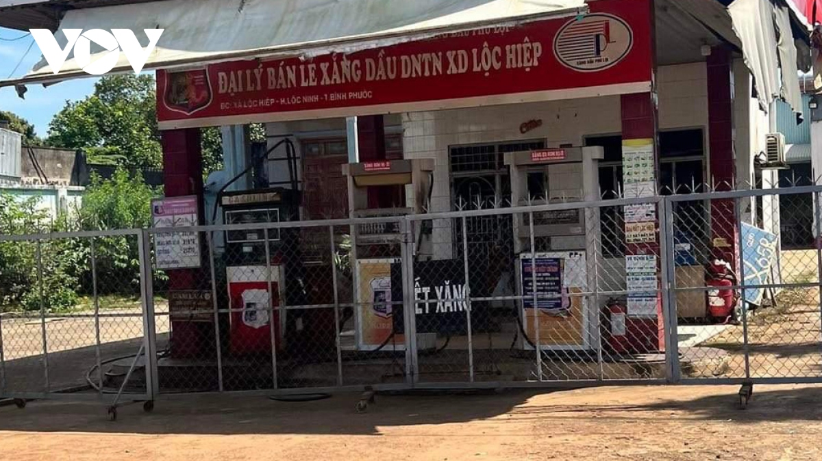 nguoi dan o binh duong, binh phuoc kho so di mua xang hinh anh 1