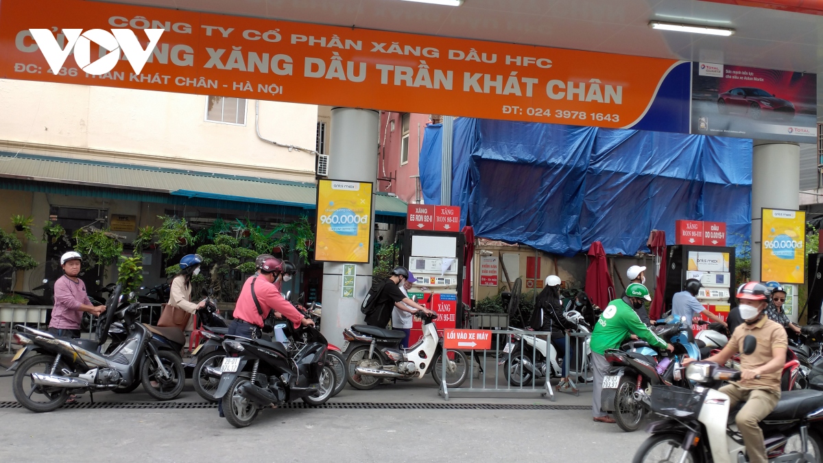 gia xang dau dieu chinh 7 ngay 1 lan khong tinh ky van kho sat voi gia thi truong hinh anh 1