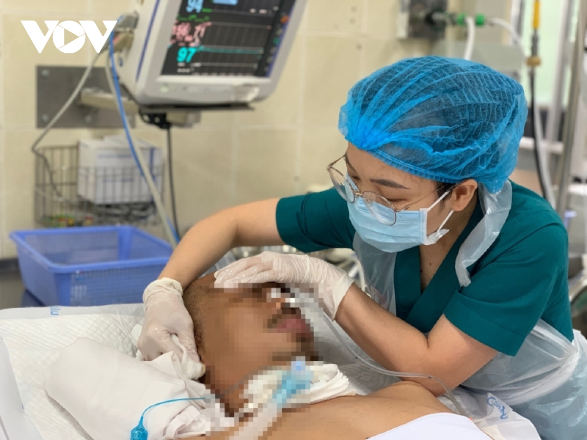 khung hoang thieu dieu duong o benh vien cong nhan vien dieu duong giam, ap luc tang hinh anh 2
