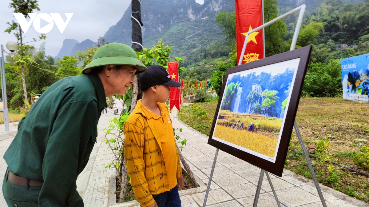 hang ngan nguoi no nuc ve du le hoi thac ban gioc - cao bang hinh anh 6