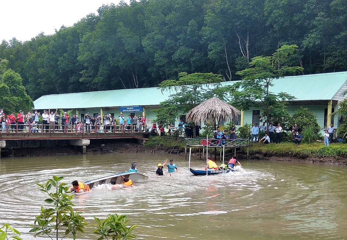 ca mau An tuong voi giai keo co bang xuong ba la duoi tan rung duoc hinh anh 1