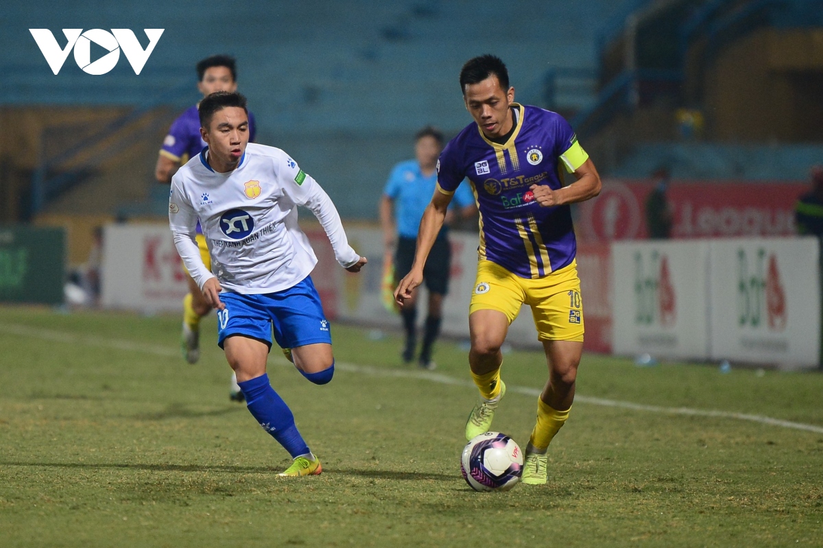 trUc tiEp ha noi fc 3 - 0 nam Dinh hai ban thang trong vong 5 phut hinh anh 2