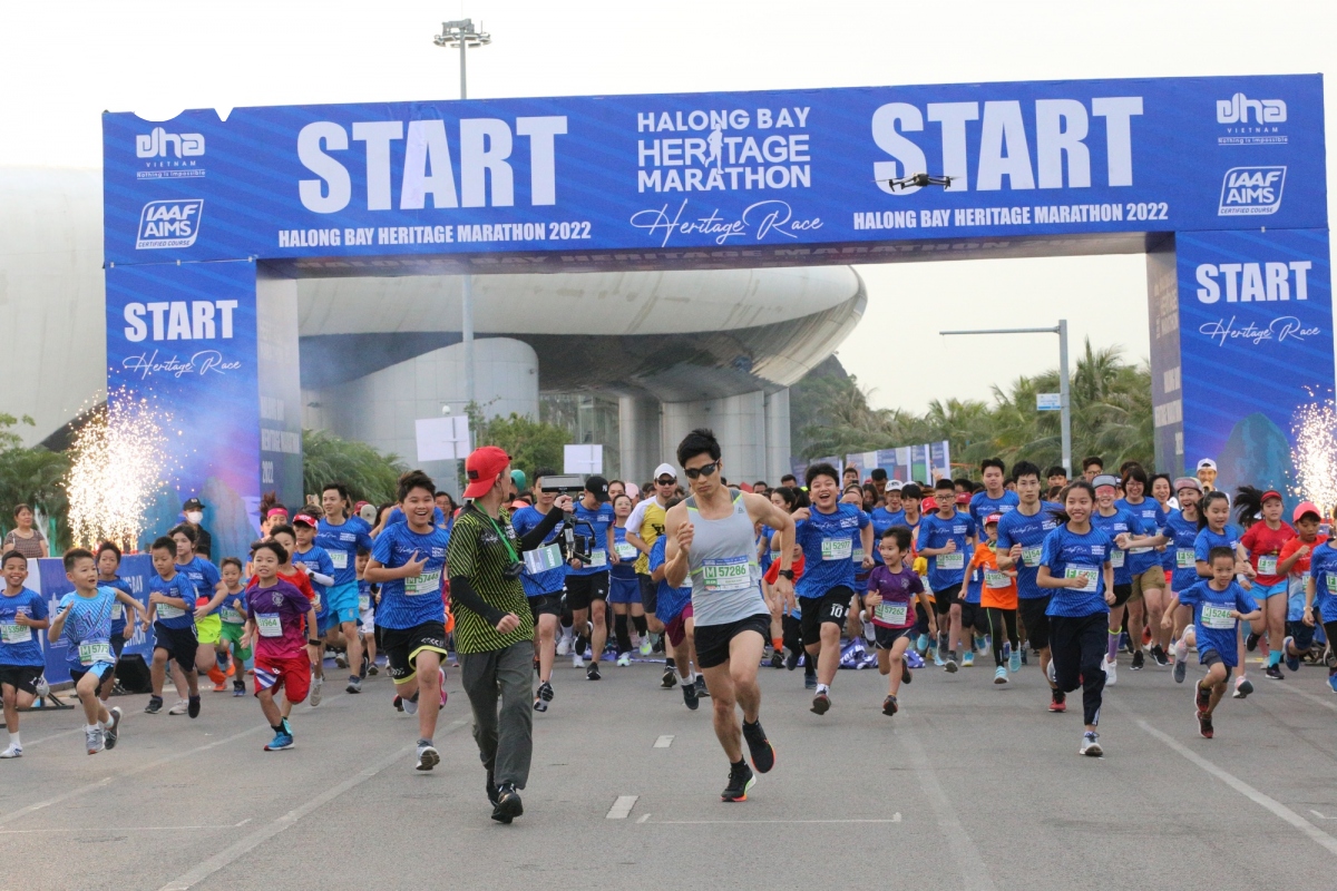 hon 5.000 vDv tham gia giai marathon quoc te di san vhl 2022 hinh anh 1