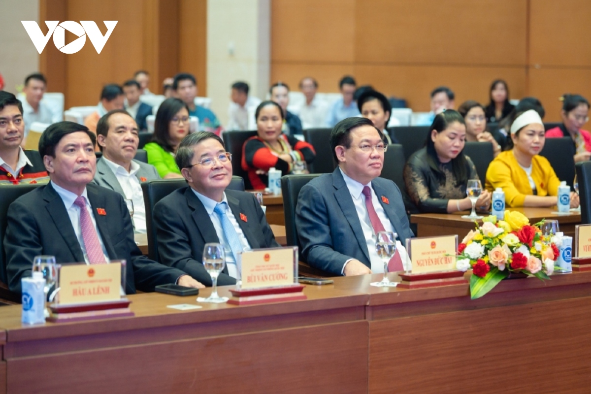 chu tich quoc hoi gap Dbqh la nguoi dan toc thieu so, chuc sac ton giao va nha giao hinh anh 1