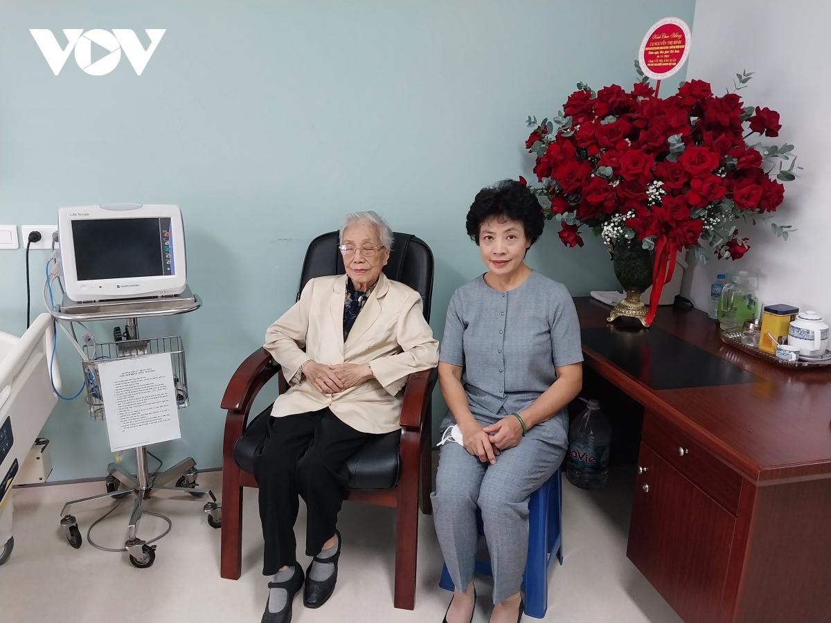 pho chu tich nuoc vo thi Anh xuan tham nguyen pho chu tich nuoc nguyen thi binh hinh anh 3