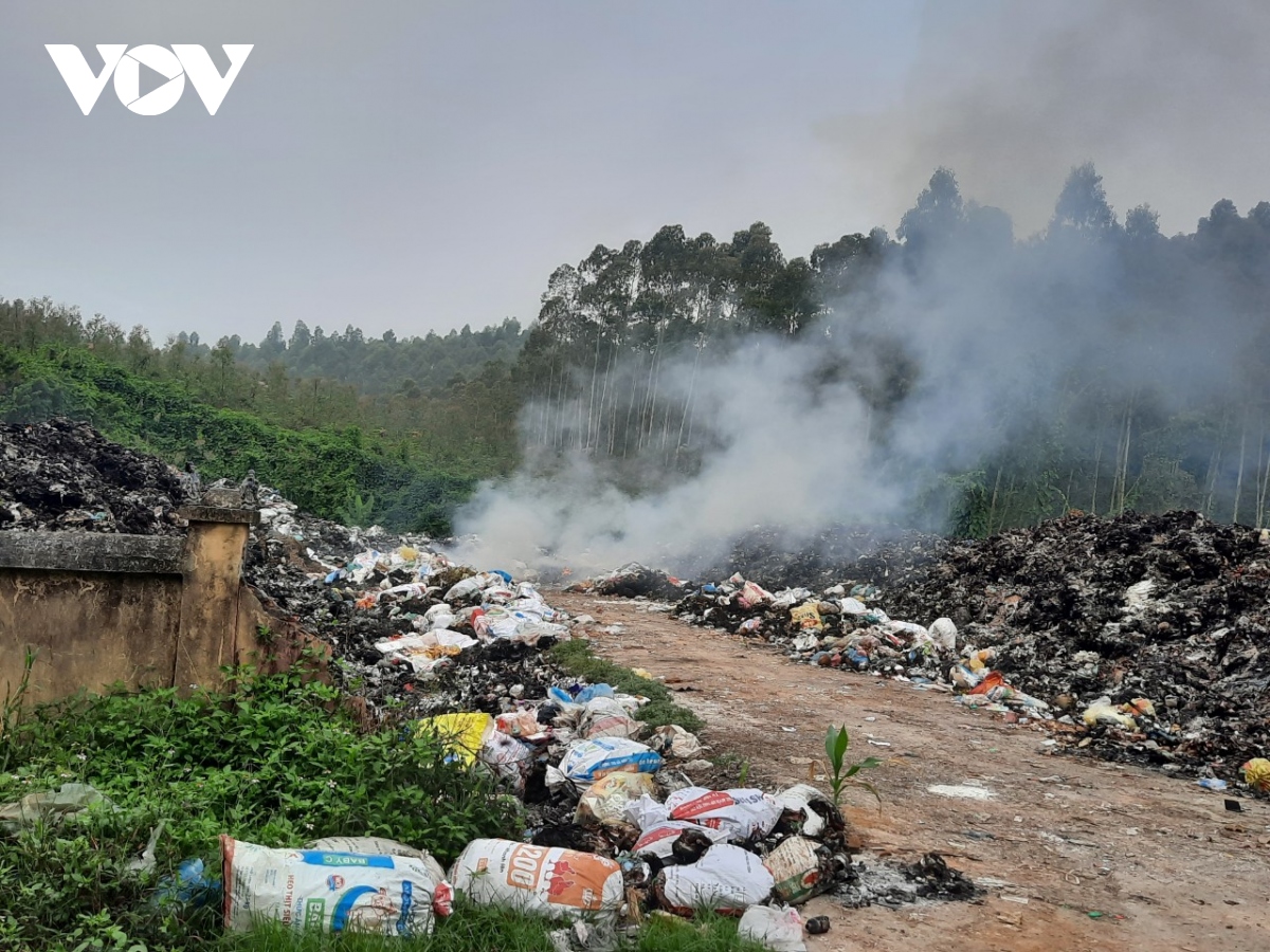 vinh phuc ngay dem dot rac hun nguoi dan o quang yen, song lo hinh anh 3