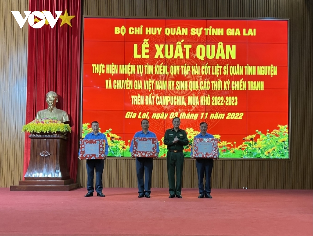 gia lai xuat quan tim kiem hai cot liet si tai campuchia hinh anh 1