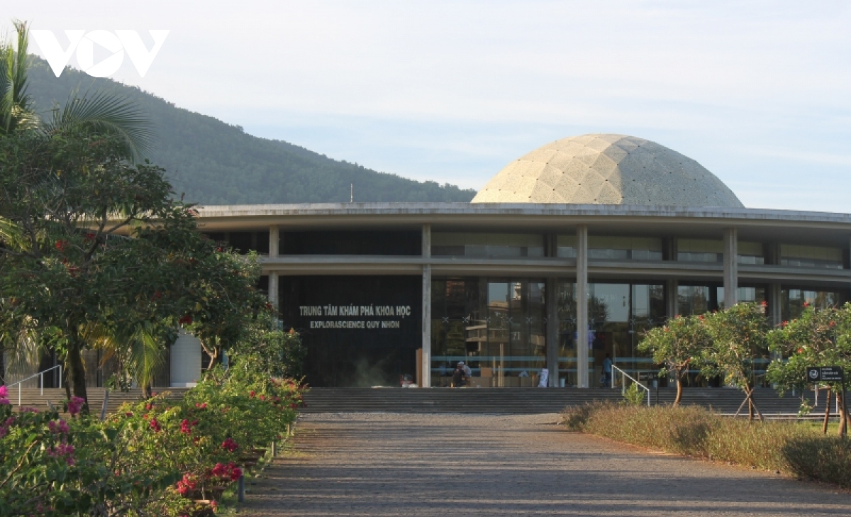 toa nha trung tam kham pha khoa hoc binh Dinh moi khanh thanh da tham dot hinh anh 3