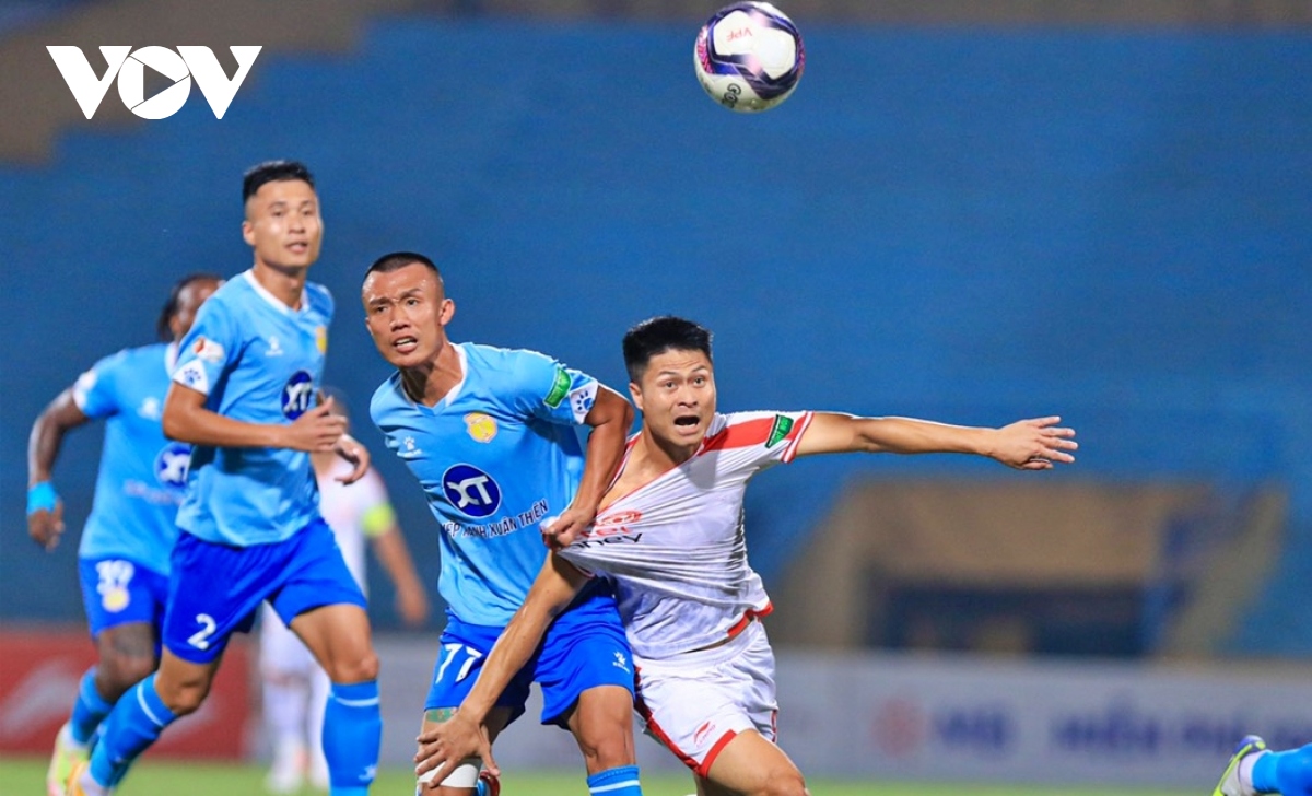 trUc tiEp hagl 2-0 nam Dinh van toan nhan doi cach biet hinh anh 3