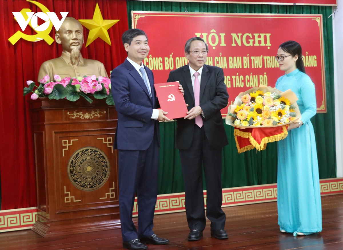 thu truong bo tai chinh ta anh tuan lam pho bi thu tinh uy phu yen hinh anh 1