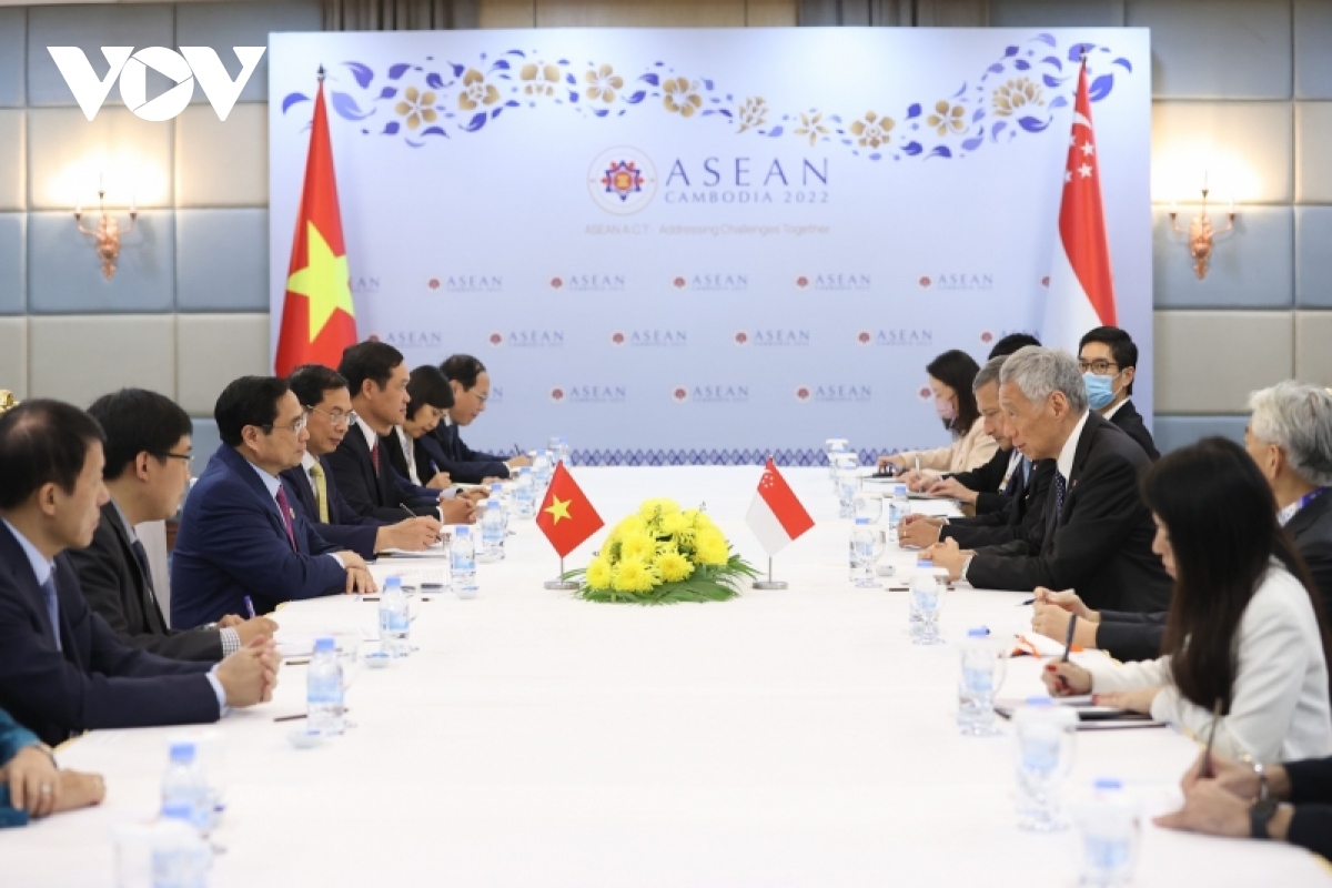  thu tuong chinh phu pham minh chinh gap thu tuong singapore ly hien long hinh anh 1