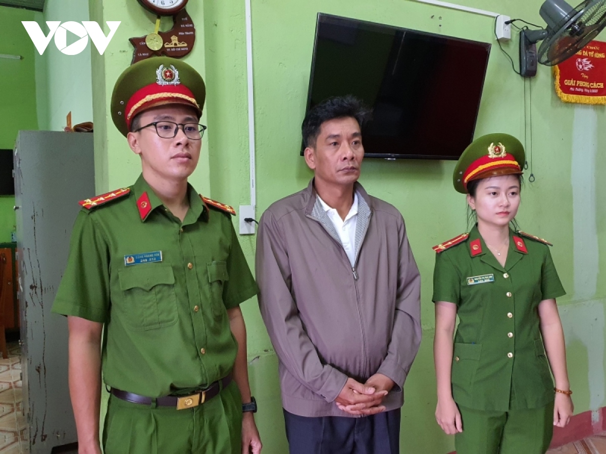 khoi to doi tuong thue o to mang di cam co hinh anh 2
