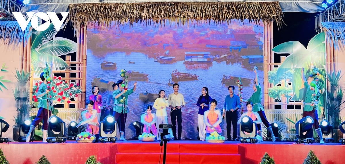 dan ca nam bo - mon an tinh than yeu thich cua nghe si va nguoi dan hinh anh 1