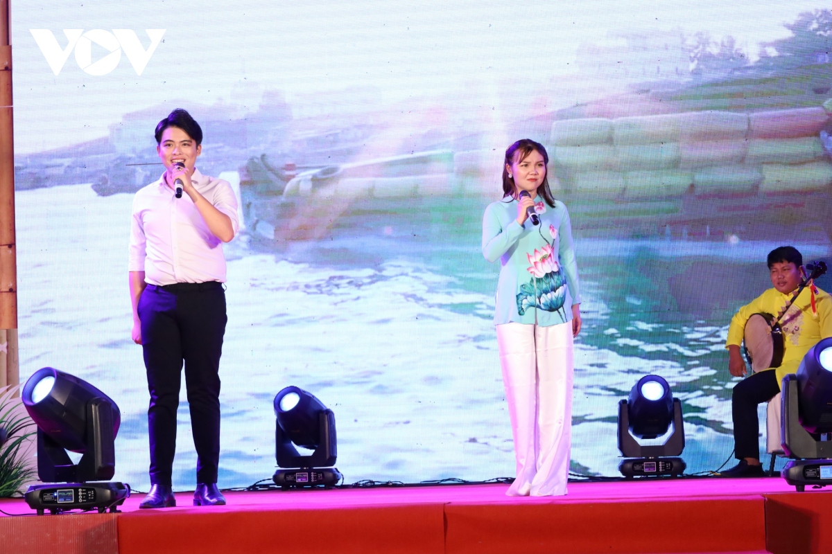 dan ca nam bo - mon an tinh than yeu thich cua nghe si va nguoi dan hinh anh 3