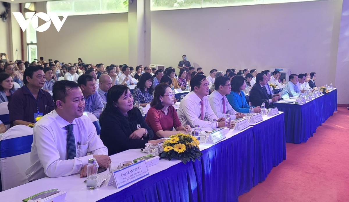 tp.hcm ket noi cung - cau hang hoa ca nam bang hinh thuc truc tuyen hinh anh 2