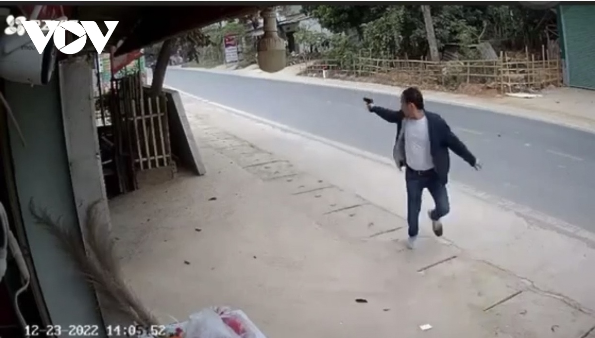 thuong nong tap the, ca nhan bat giu doi tuong van chuyen ma tuy co vu khi hinh anh 3