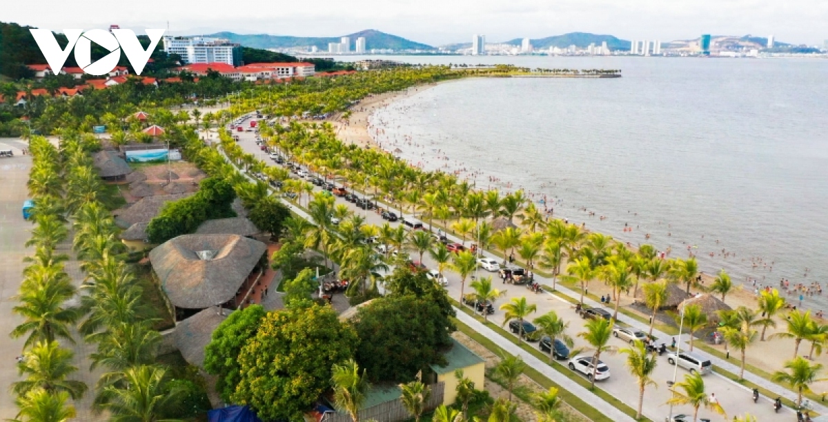 du lich quang ninh bung sang gam mau moi hinh anh 1