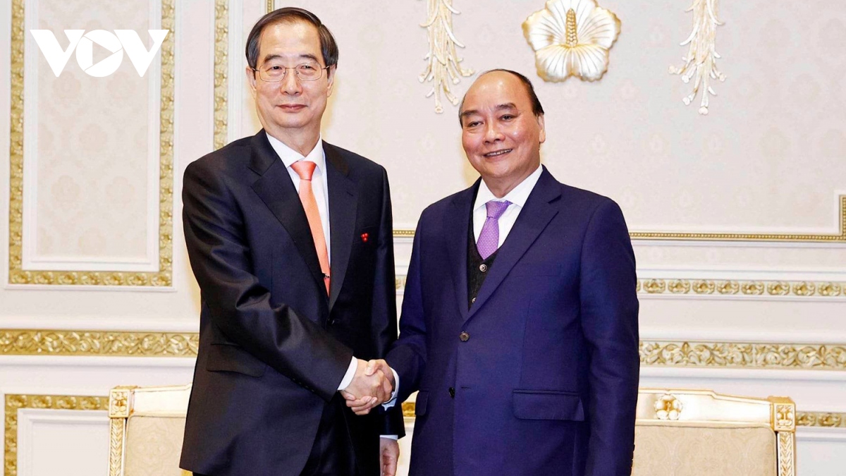 chu tich nuoc nguyen xuan phuc hoi kien thu tuong han quoc hinh anh 2