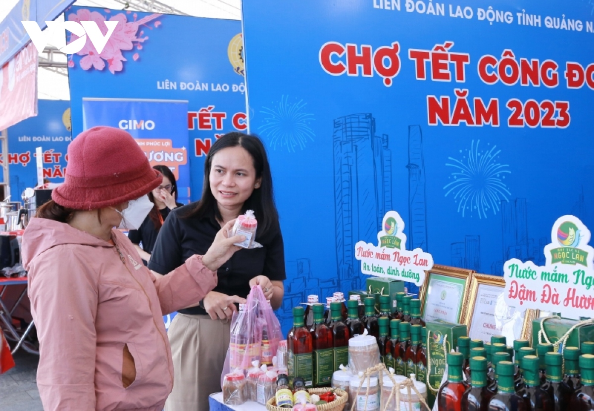 cho tet cong doan ho tro nguoi lao dong hinh anh 3